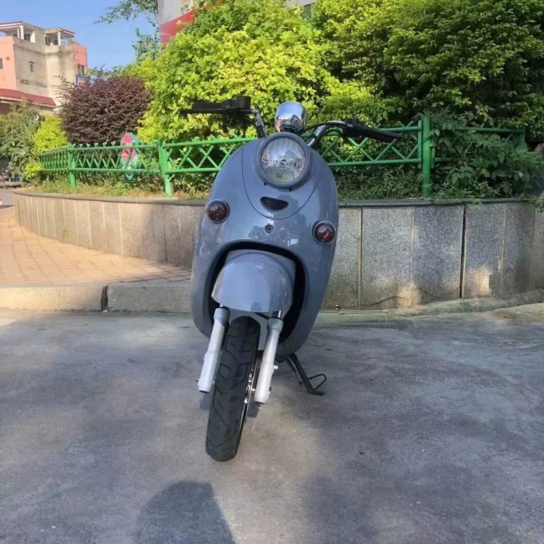 出个人闲置二手电动车，成色9成新，车况很好，续航能到45-55公里，非常适合日常代步。证件齐全，可以放心购买。这辆车才用了不到一年，保养得特别好，骑行体验非常棒